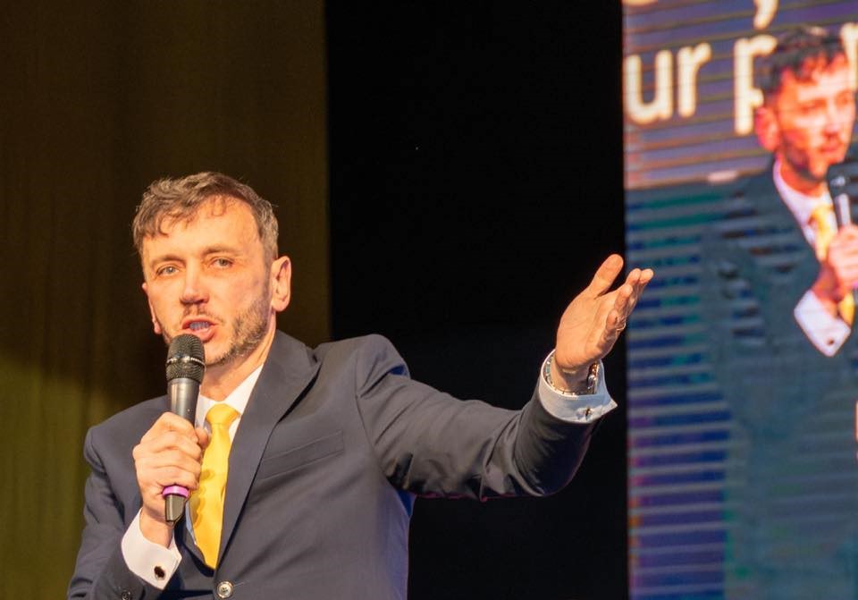 Candidatul AUR la Primăria Râmnicului acuză distrugerea agriculturii românești de șarlatani Candidatul AUR la Primăria Râmnicului acuză distrugerea agriculturii românești de șarlatani